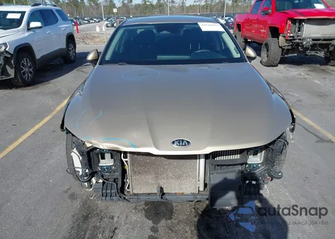 2021 Kia K5 Lxs z USA, uszkodzony, nr VIN 5XXG14J22MG049966